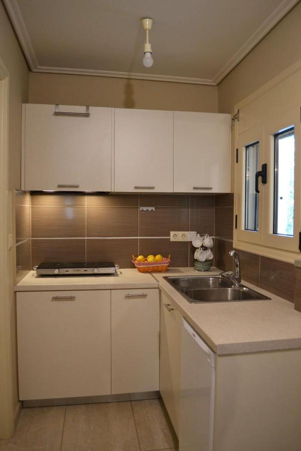 Kalamata Beach Maizonette Ground Floor And Semi-Basement With Yard ภายนอก รูปภาพ