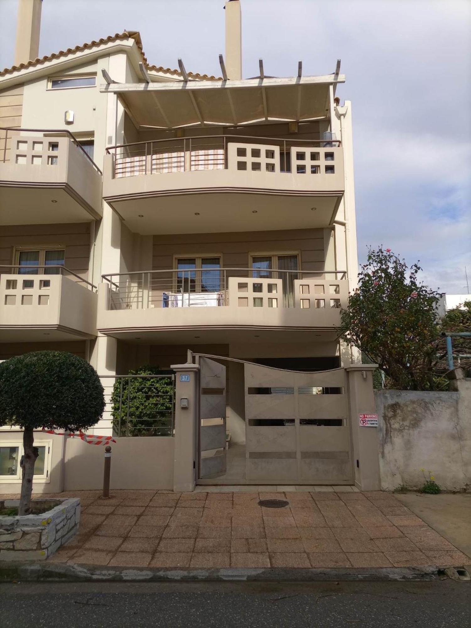 Kalamata Beach Maizonette Ground Floor And Semi-Basement With Yard ภายนอก รูปภาพ